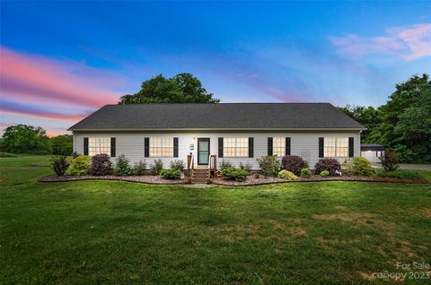 2752 Long Run Farm Rd, Mount Pleasant, NC 28124