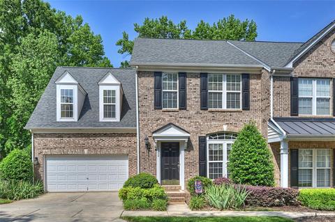 10332 Berkeley Pond Dr, Charlotte, NC 28277