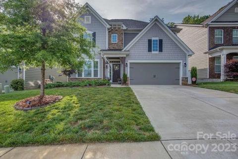 216 Robinwood Ln, Lake Wylie, SC 29710