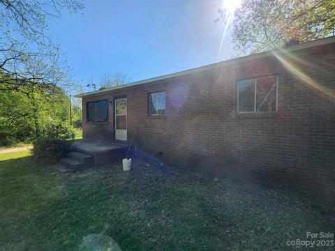 1044 Granny St, Conover, NC 28613