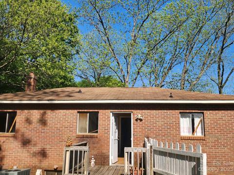 1044 Granny St, Conover, NC 28613 photo 2