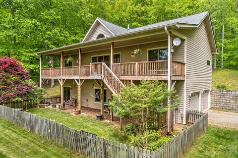 217 Chestnut Forest Rd, Fairview, NC 28730