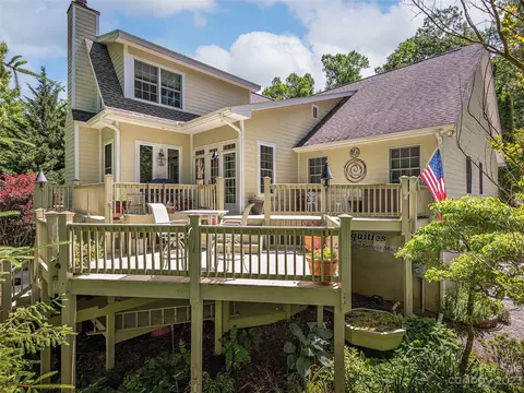 1214 Brightwater Dr, Hendersonville, NC 28739
