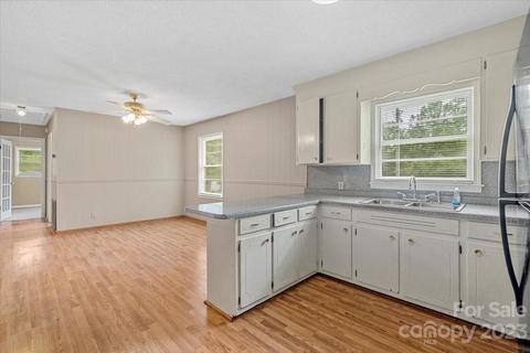 2012 Barbarosa Dr, Lancaster, SC 29720 photo 10