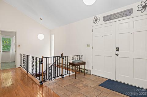 75 Echo Lake Dr, Fairview, NC 28730 photo 6