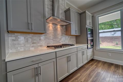 1006 Parkes St, Matthews, NC 28105