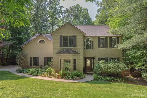 19 Bent Oak Ln, Asheville, NC 28803