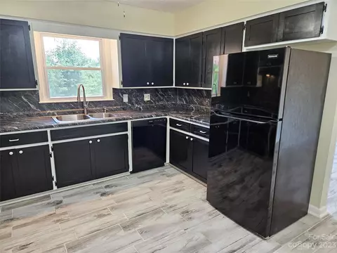 112 Poteat Dr, Morganton, NC 28655 photo 9