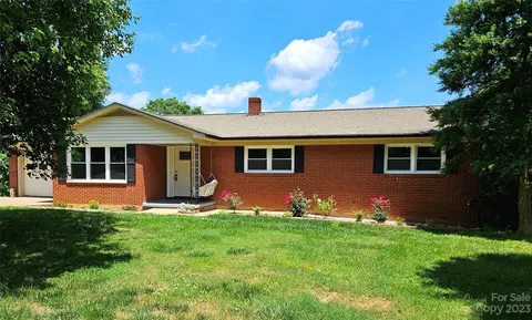 112 Poteat Dr, Morganton, NC 28655 photo 1