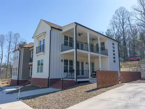 55 Skyvue E Ct #E, Saluda, NC 28773