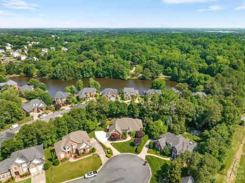 256 Hemmingway Ln, Fort Mill, SC 29708 photo 2