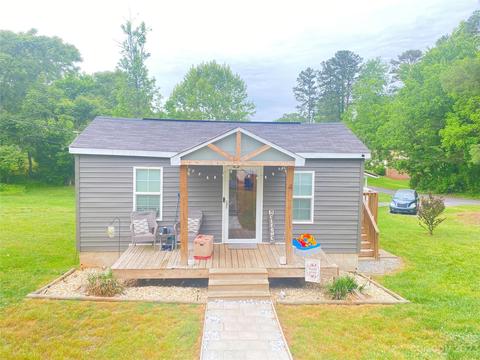 4 Burgess Chapel Dr, Granite Falls, NC 28630