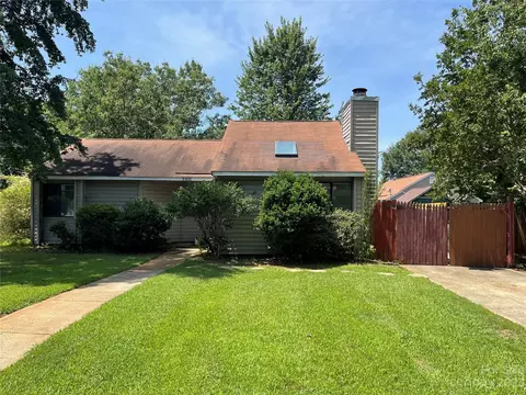 3701 Ashley Hall Dr, Charlotte, NC 28227