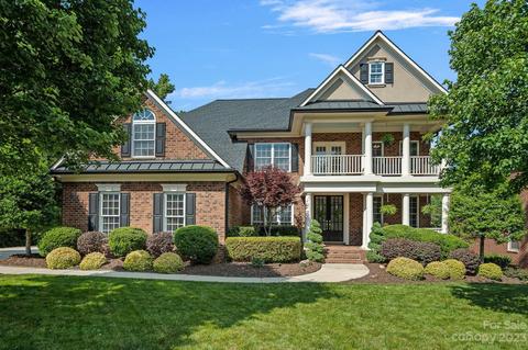 10901 Emerald Wood Dr, Huntersville, NC 28078