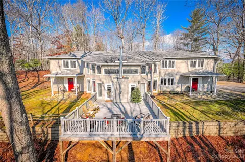 35 Bunny Ct, Clyde, NC 28721