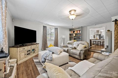 910 12th Ave, Hickory, NC 28601 photo 4