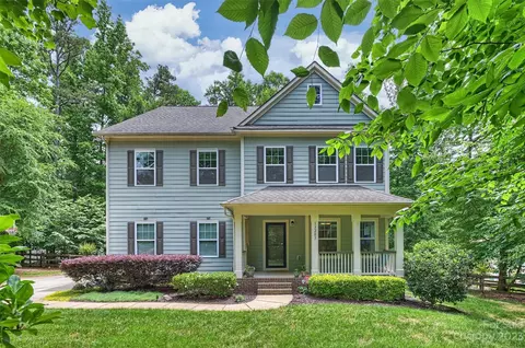 13203 Fairington Oaks Dr, Mint Hill, NC 28227