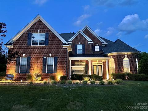 9803 Royal Colony Dr, Waxhaw, NC 28173