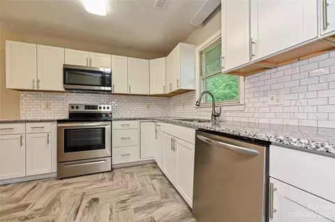 1106 Mckinnon Dr, Rock Hill, SC 29732