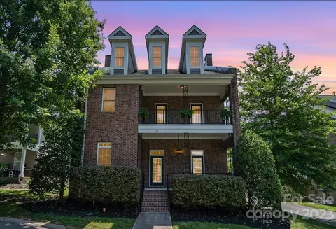 319 Spring St, Davidson, NC 28036