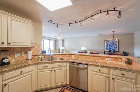 1207 Torrence Cir, Davidson, NC 28036 photo 11