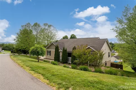 84 Eagleview Ln, Marshall, NC 28753 photo 4