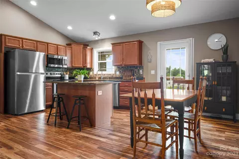 84 Eagleview Ln, Marshall, NC 28753 photo 11
