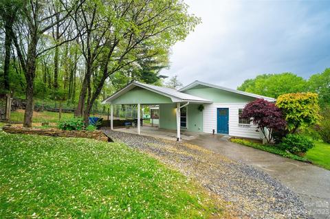 82 Walker St, Clyde, NC 28721