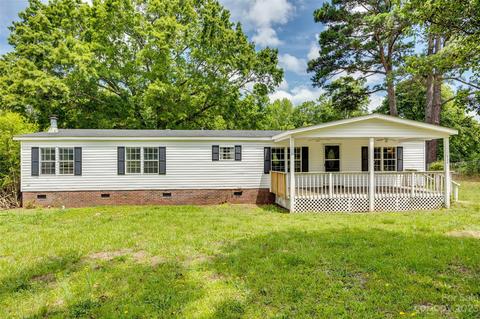 734 Lawndale Cir, Fort Lawn, SC 29714