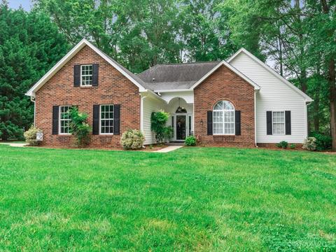 21126 Townwood Dr, Cornelius, NC 28031