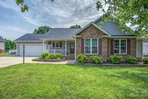 124 Henry Putnam Dr, Cherryville, NC 28021