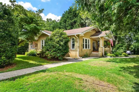 488 State St, Marion, NC 28752 photo 3