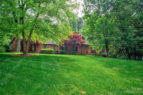 562 Windsor Pl, Concord, NC 28025