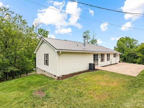 283 Circle Dr, Canton, NC 28716 photo 4