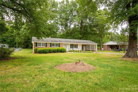 2367 Country Club Dr, Lancaster, SC 29720
