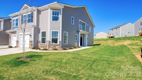 13 Cedar Hill Rd, Hendersonville, NC 28792