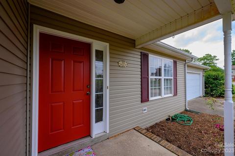 1999 Redberry Ln, Conover, NC 28613 photo 3
