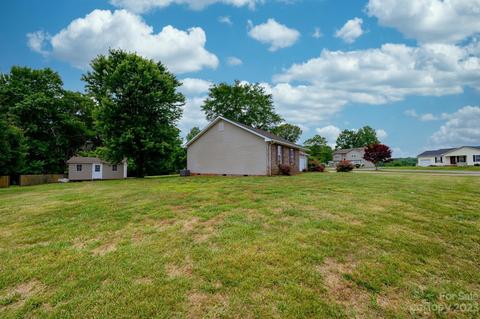 1999 Redberry Ln, Conover, NC 28613 photo 34