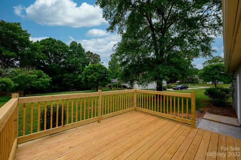 1999 Redberry Ln, Conover, NC 28613 photo 11