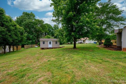 1999 Redberry Ln, Conover, NC 28613 photo 35
