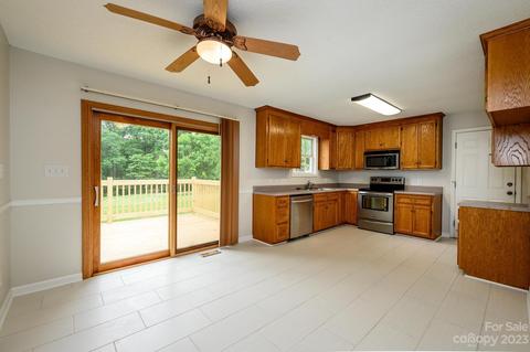 1999 Redberry Ln, Conover, NC 28613 photo 9