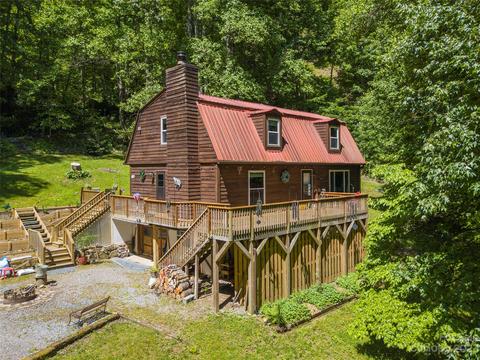 291 Dickinson Dr, Clyde, NC 28721