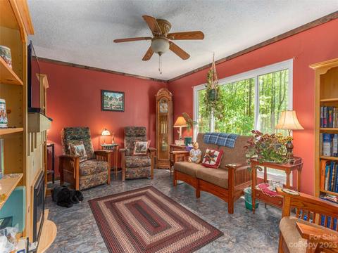 291 Dickinson Dr, Clyde, NC 28721 photo 4
