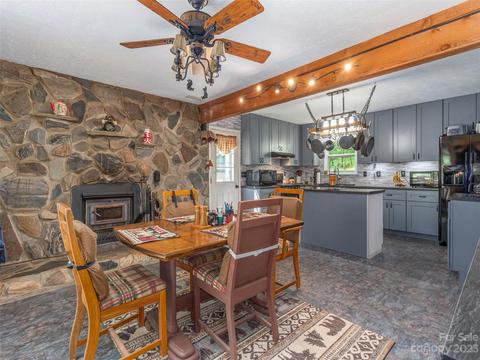 291 Dickinson Dr, Clyde, NC 28721 photo 8