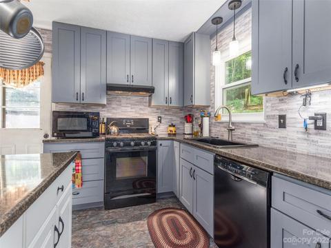 291 Dickinson Dr, Clyde, NC 28721 photo 7
