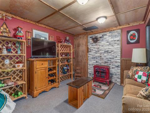 291 Dickinson Dr, Clyde, NC 28721 photo 15