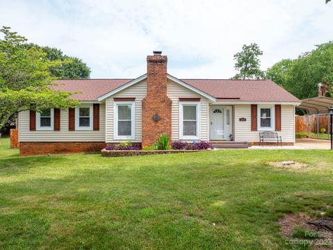 5910 Falstaff Dr, Charlotte, NC 28227