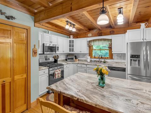 285 Grassy Gap Rd, Clyde, NC 28721 photo 9