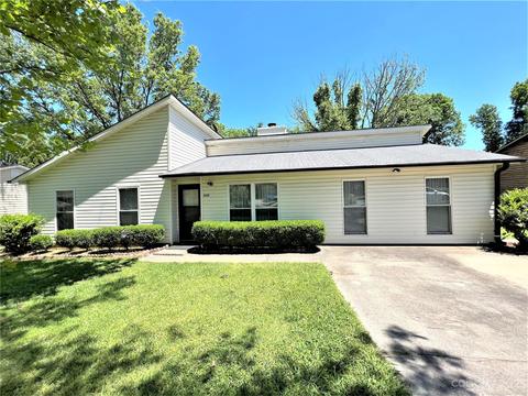 6517 Woodthrush Dr, Charlotte, NC 28227