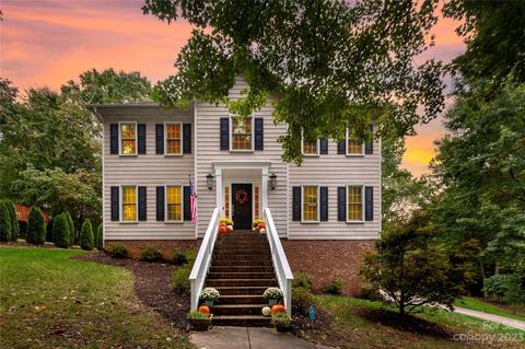 7724 Knollwood Cir, Charlotte, NC 28213